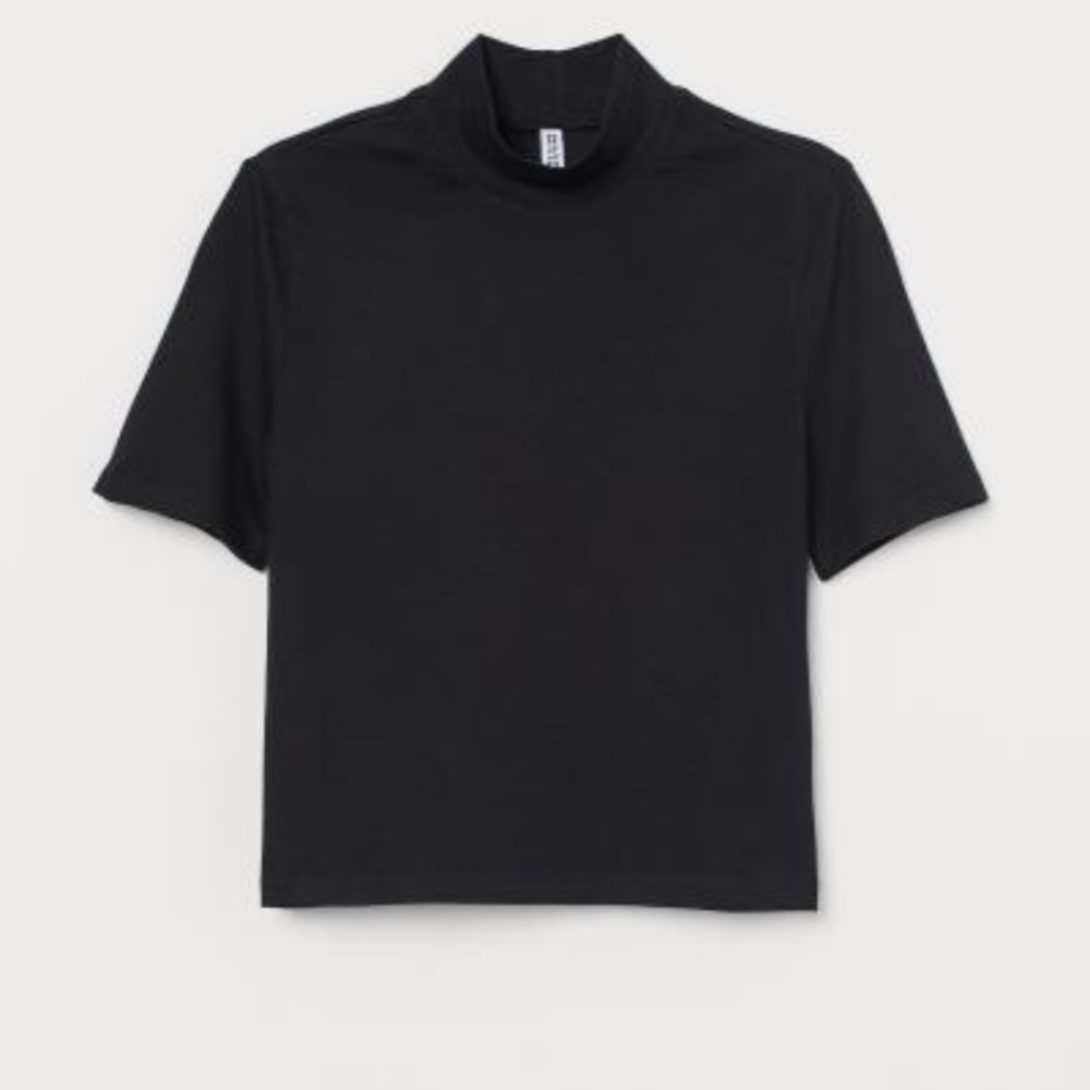 HM women’s mock neck t-shirt